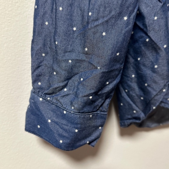 American Eagle Blue Lyocell Star Print Button Up Shirt Women’s Size Large Top - Picture 7 of 10
